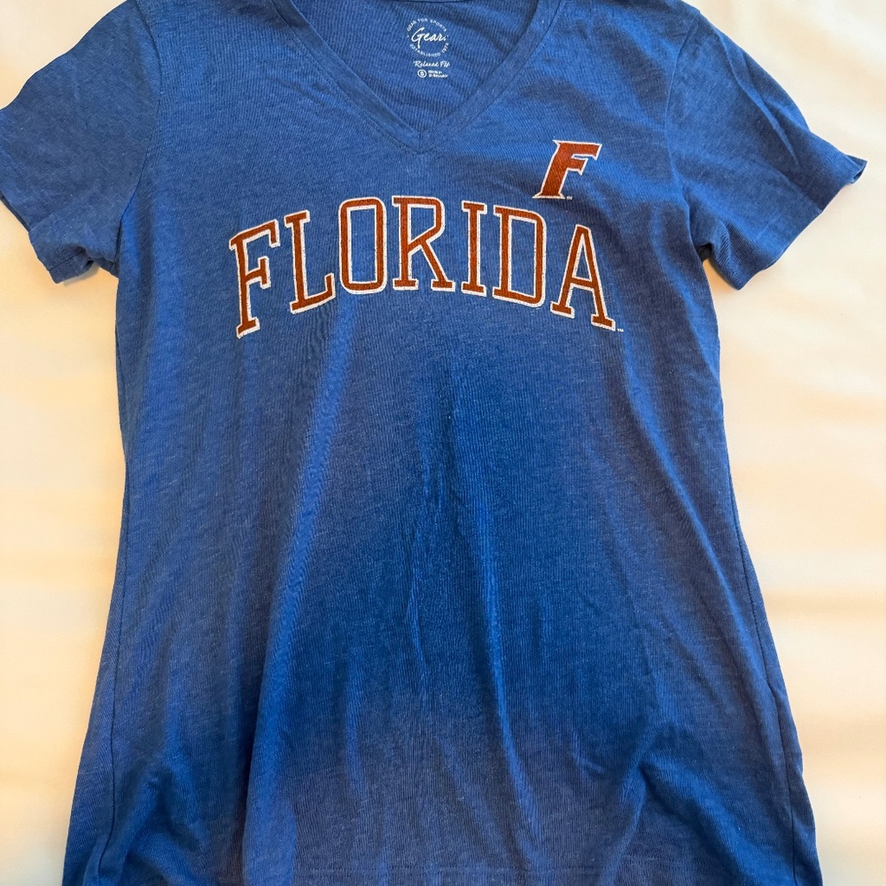 Womens UF University of Florida V-neck T Small